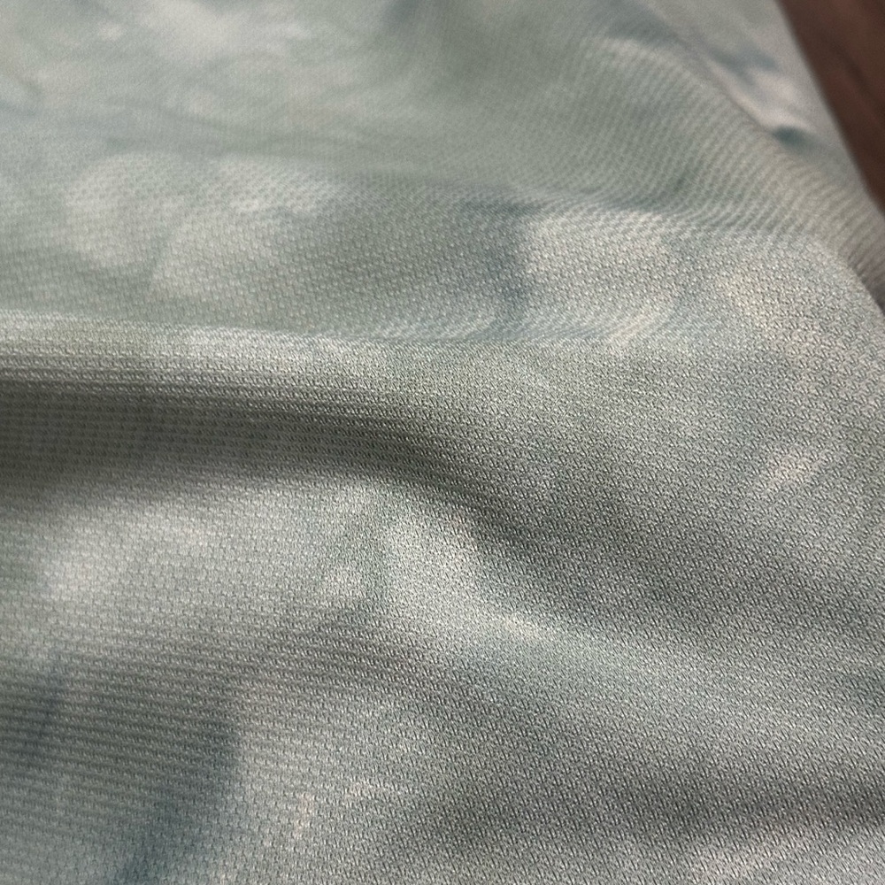 Lululemon Relaxed Mesh Pocketed Shirt - Picture 3 of 7